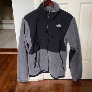 North Face Men’s Denali Fleece Jacket Black & Gray in size small